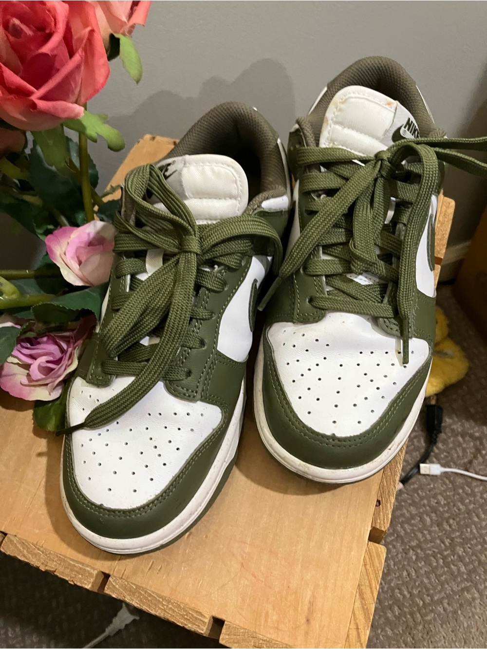 Nike adult size 6 Athletic shoes